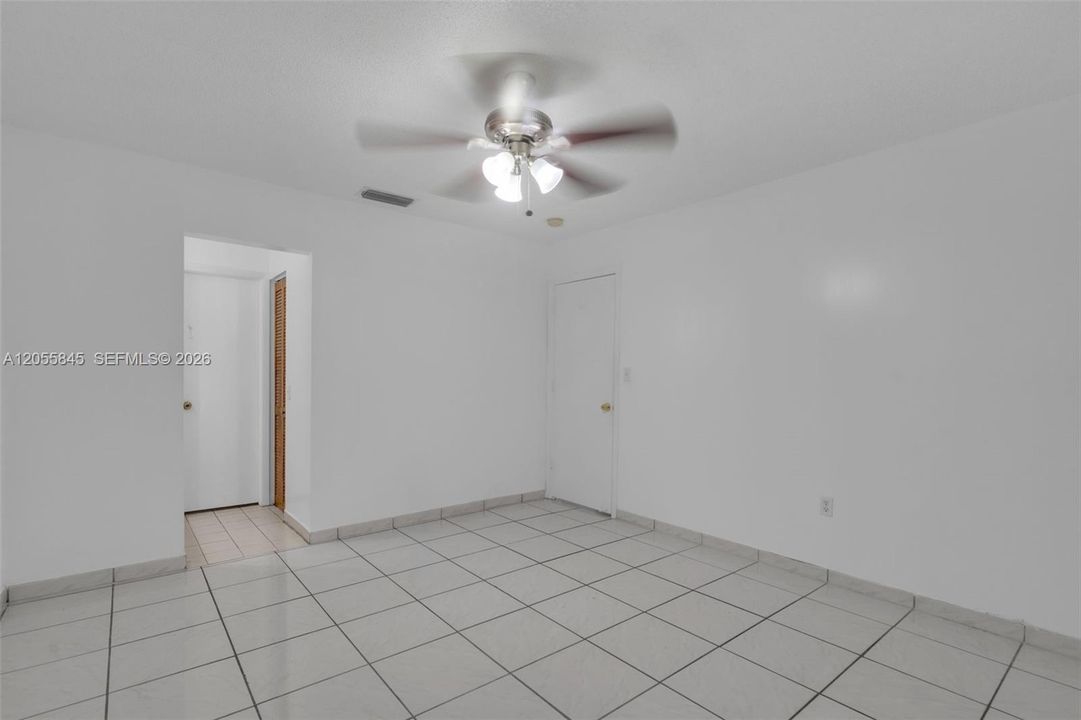 For Rent: $2,400 (2 beds, 2 baths, 1100 Square Feet)
