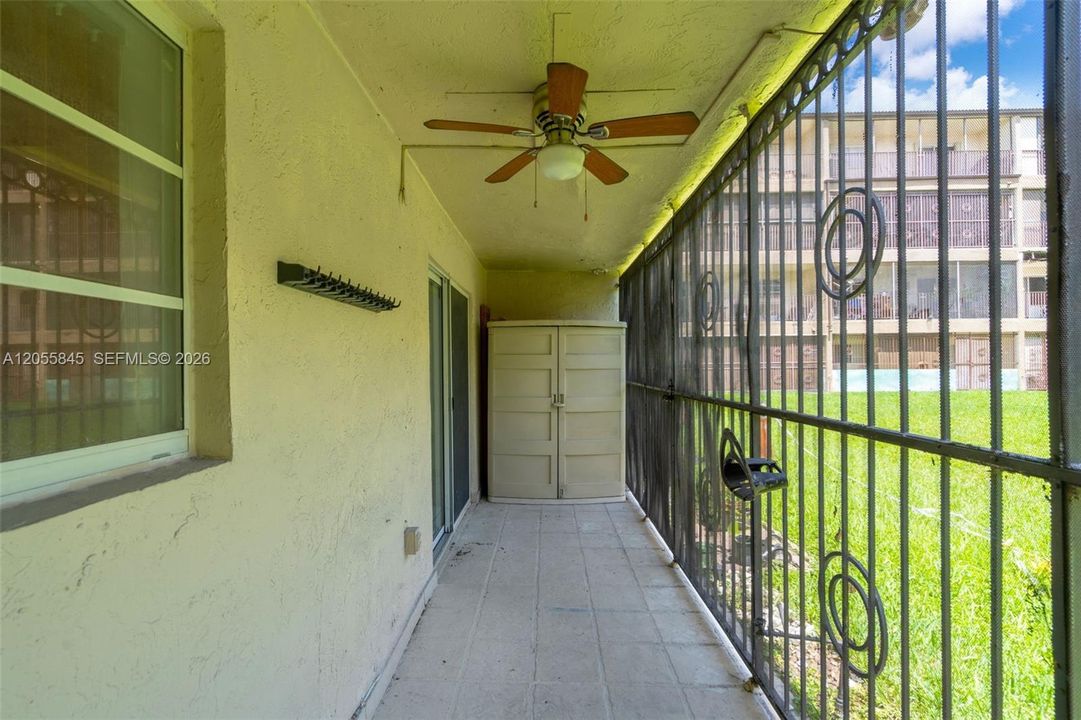For Rent: $2,400 (2 beds, 2 baths, 1100 Square Feet)
