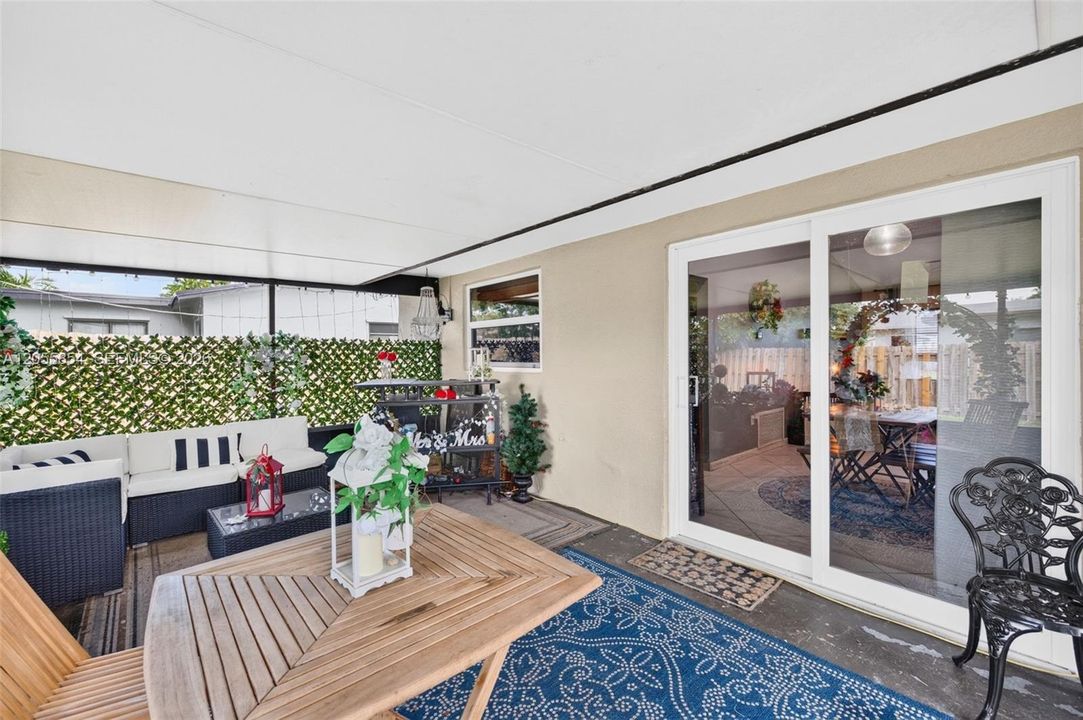 En Venta: $465,000 (3 camas, 2 baños, 1116 Pies cuadrados)