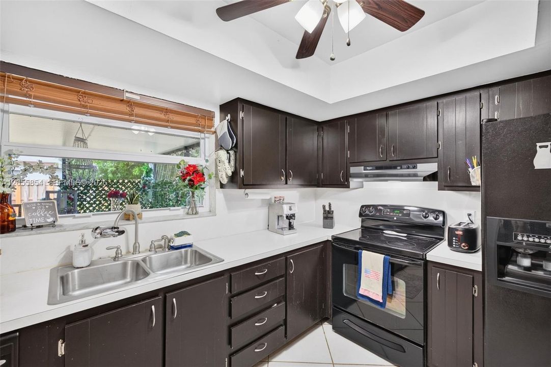 En Venta: $465,000 (3 camas, 2 baños, 1116 Pies cuadrados)
