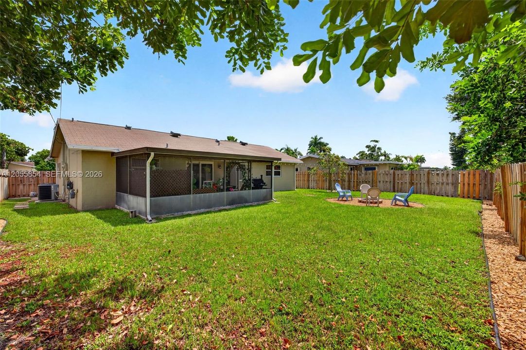 En Venta: $465,000 (3 camas, 2 baños, 1116 Pies cuadrados)
