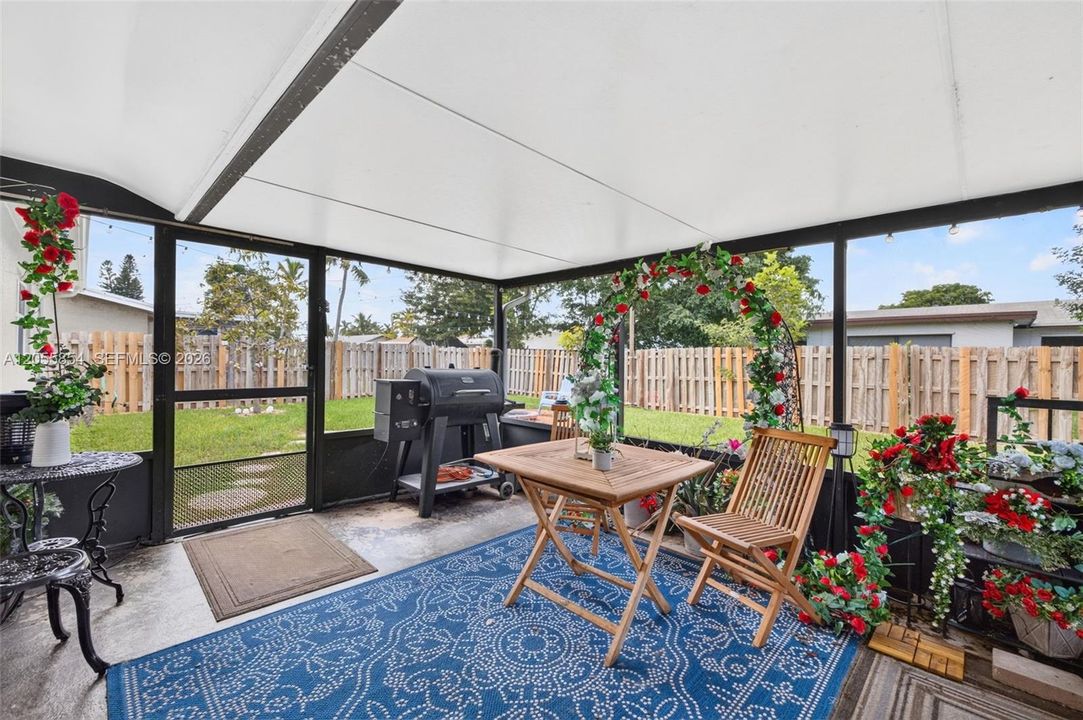 En Venta: $465,000 (3 camas, 2 baños, 1116 Pies cuadrados)