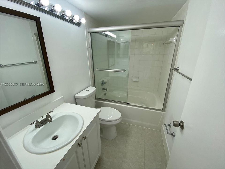 В аренду: $2,650 (2 спален, 2 ванн, 960 Квадратных фут)