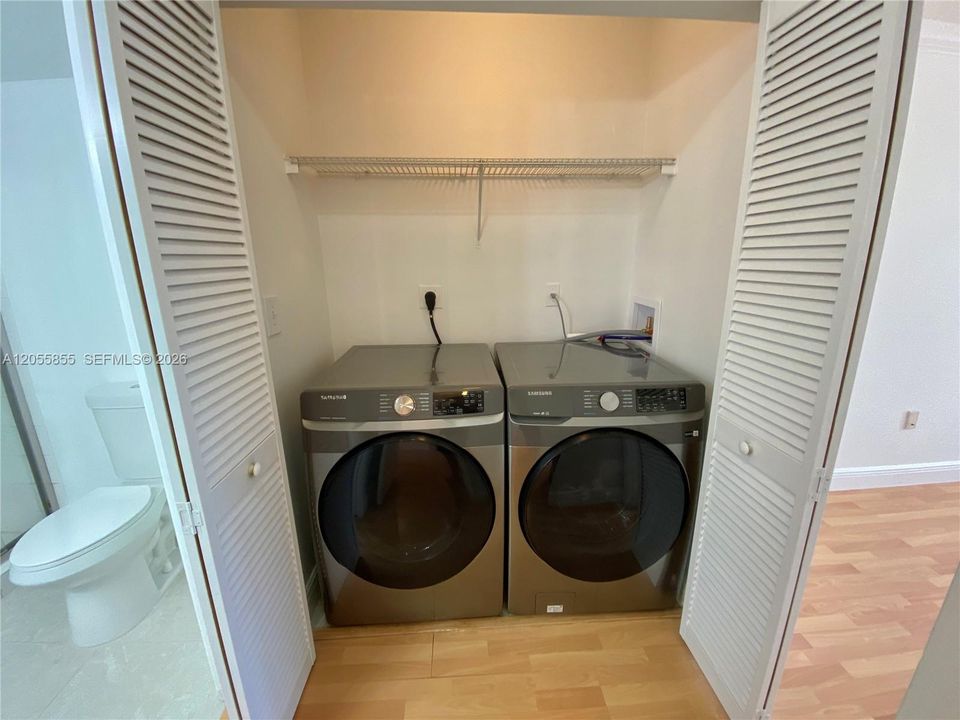 В аренду: $2,650 (2 спален, 2 ванн, 960 Квадратных фут)