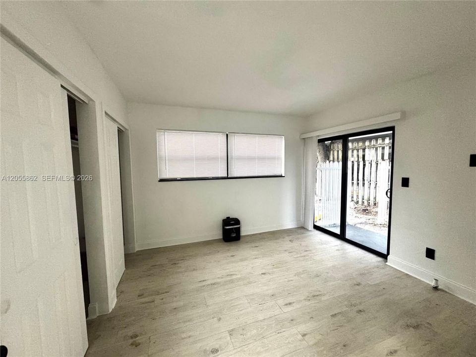 В аренду: $1,600 (1 спален, 1 ванн, 16820 Квадратных фут)