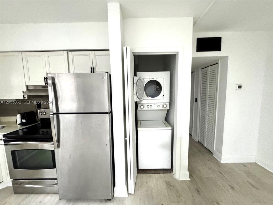 В аренду: $1,600 (1 спален, 1 ванн, 16820 Квадратных фут)