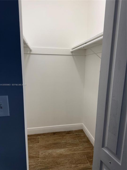 For Rent: $2,550 (3 beds, 2 baths, 2100 Square Feet)