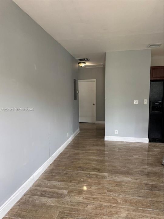 For Rent: $2,550 (3 beds, 2 baths, 2100 Square Feet)