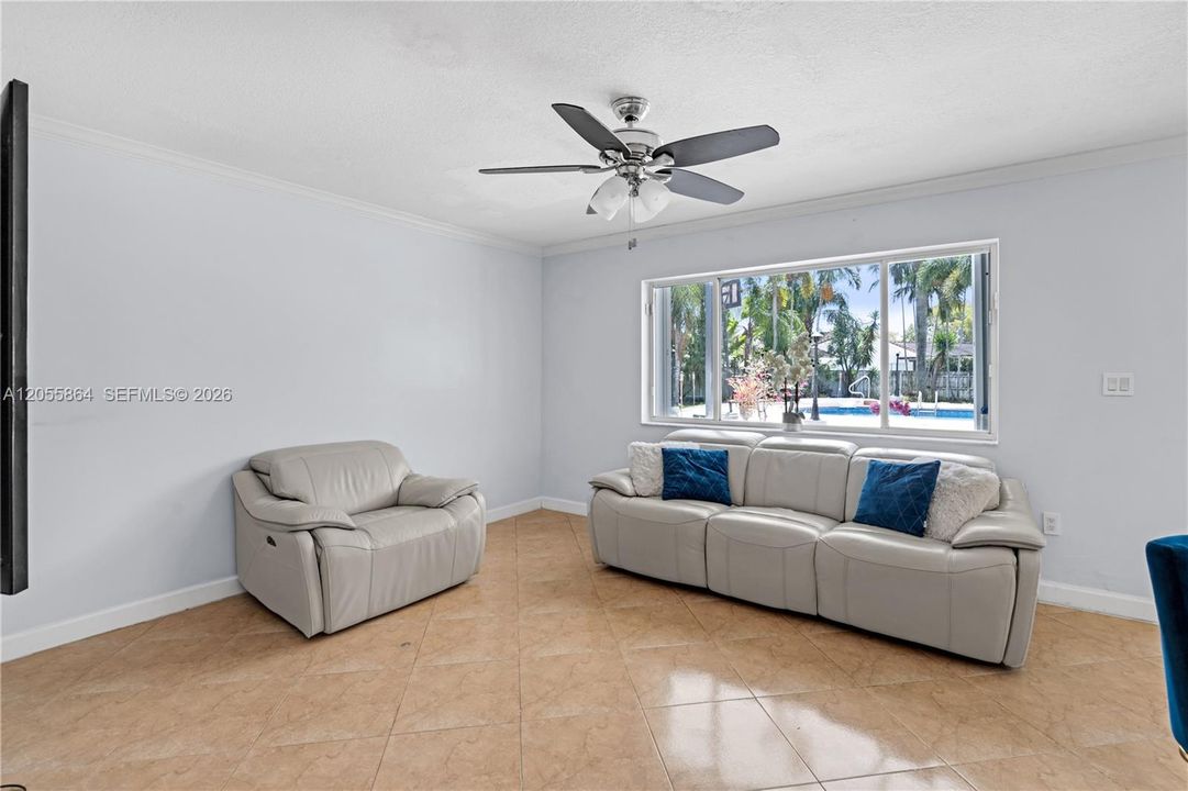 For Sale: $765,000 (3 beds, 2 baths, 1662 Square Feet)