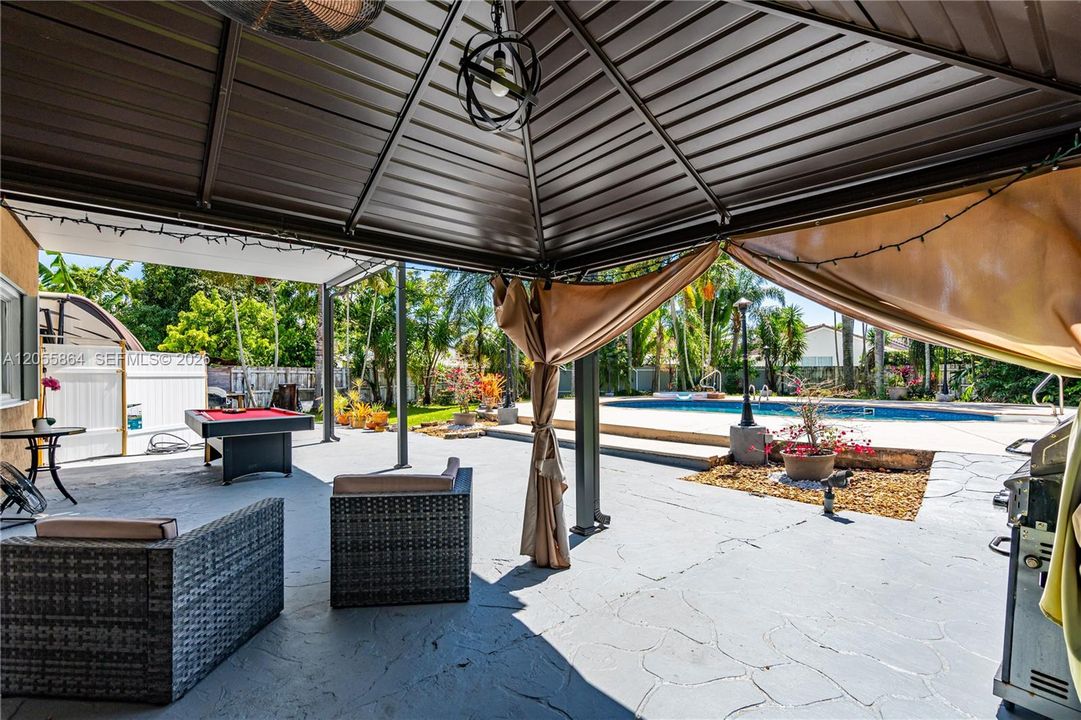 For Sale: $765,000 (3 beds, 2 baths, 1662 Square Feet)