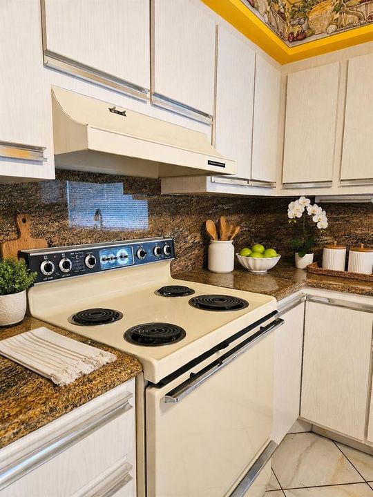4763 Kitchen (Rev)