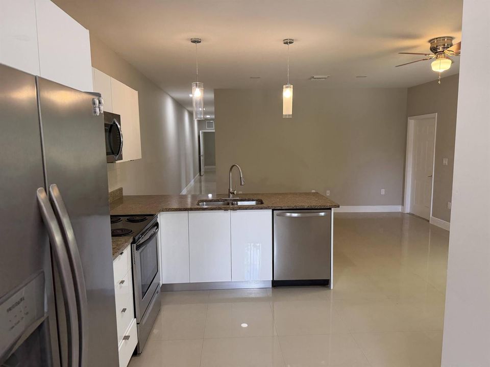 1308 Kitchen 3