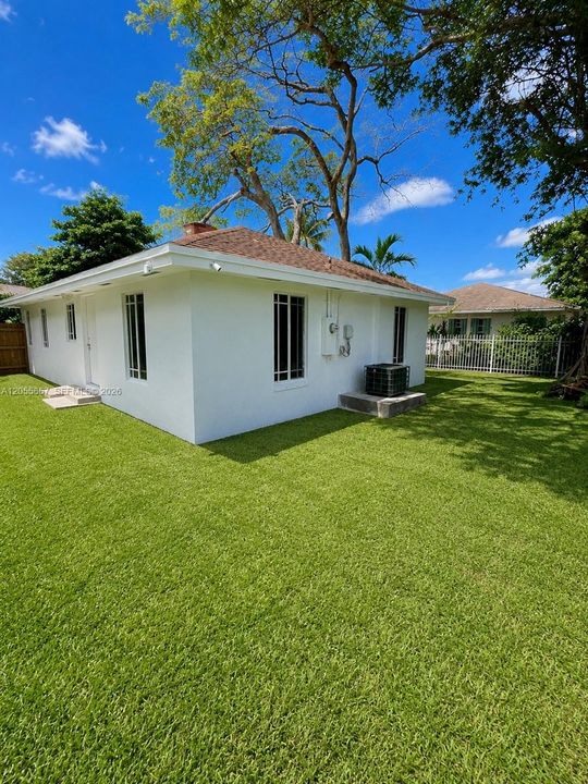 For Sale: $528,000 (3 beds, 2 baths, 1230 Square Feet)
