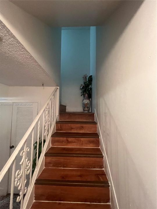 For Sale: $375,000 (4 beds, 2 baths, 1520 Square Feet)