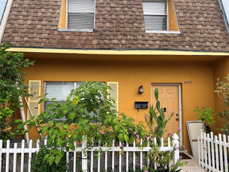 For Sale: $375,000 (4 beds, 2 baths, 1520 Square Feet)