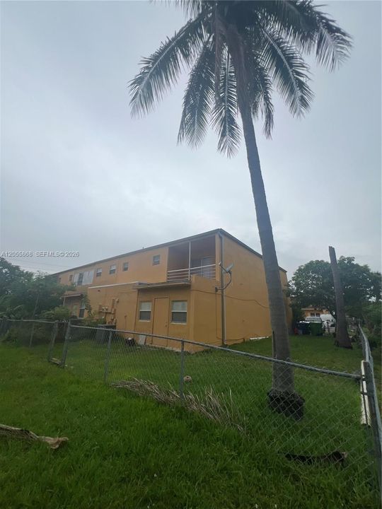For Sale: $375,000 (4 beds, 2 baths, 1520 Square Feet)