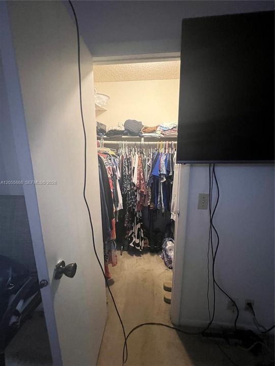 For Sale: $375,000 (4 beds, 2 baths, 1520 Square Feet)