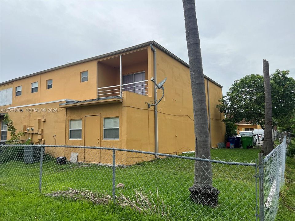 For Sale: $375,000 (4 beds, 2 baths, 1520 Square Feet)