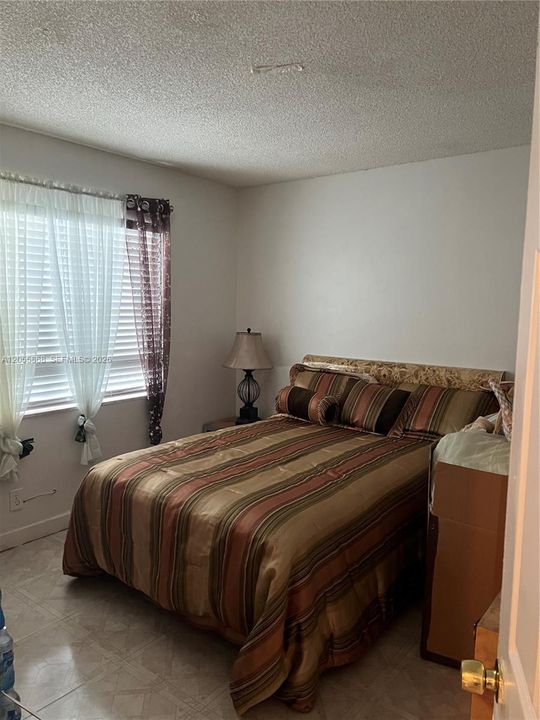 For Sale: $375,000 (4 beds, 2 baths, 1520 Square Feet)