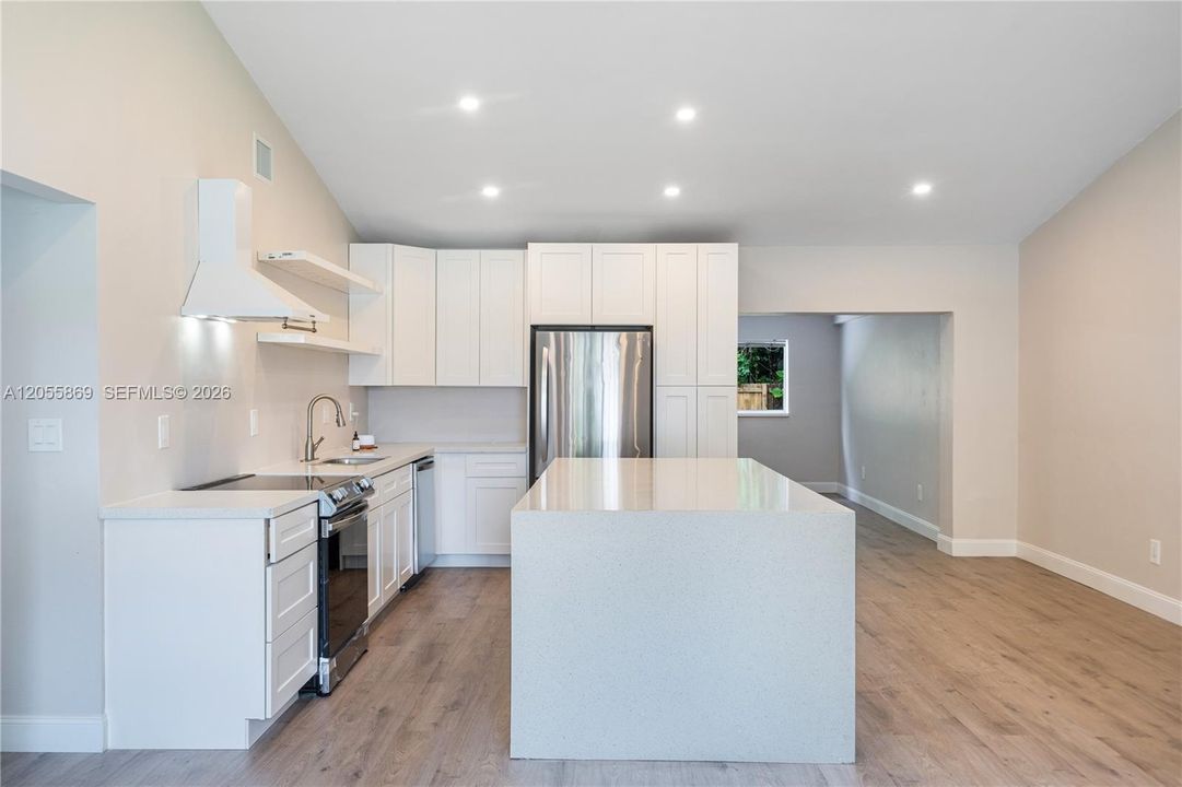 For Rent: $4,500 (3 beds, 2 baths, 3267 Square Feet)