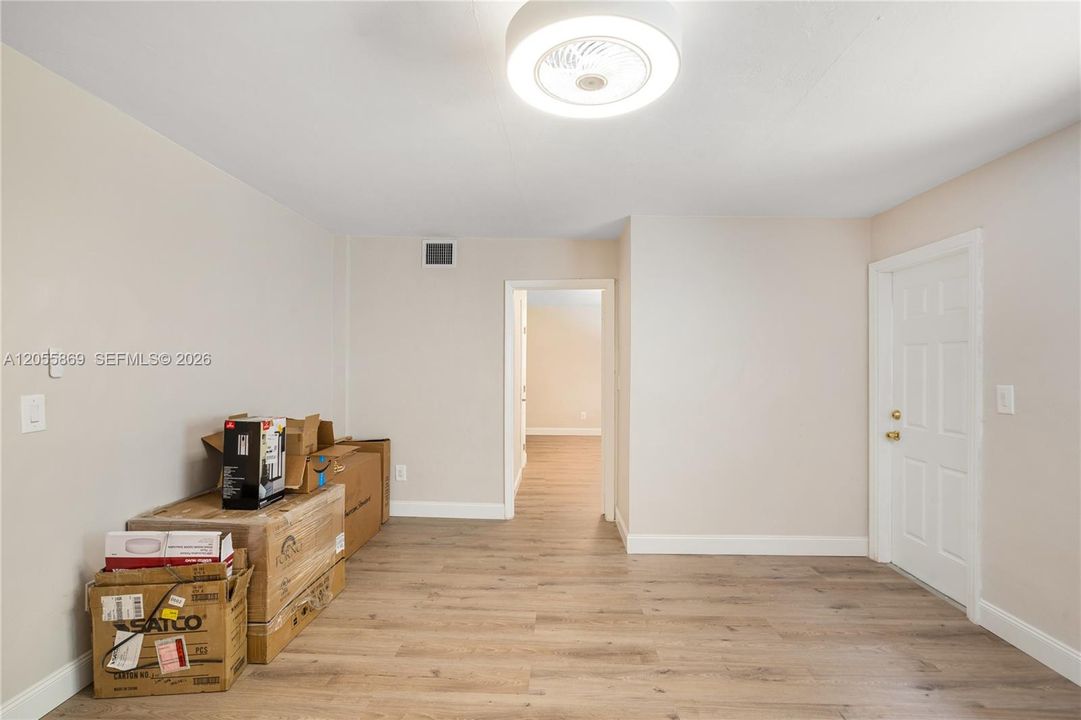 For Rent: $4,500 (3 beds, 2 baths, 3267 Square Feet)