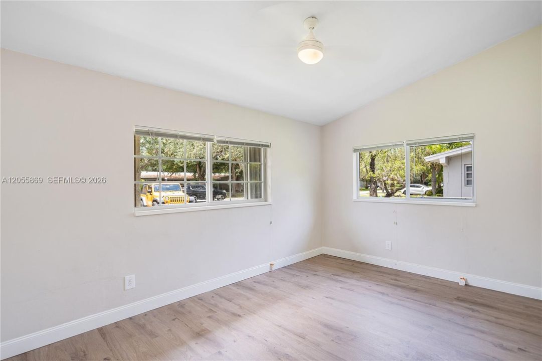 For Rent: $4,500 (3 beds, 2 baths, 3267 Square Feet)