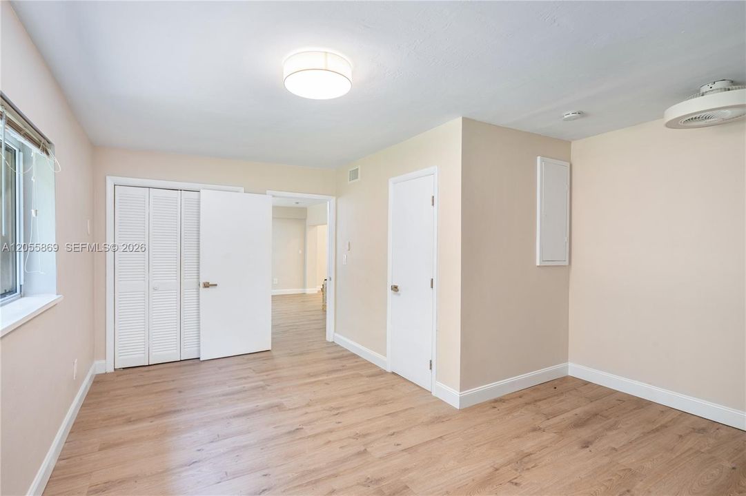 For Rent: $4,500 (3 beds, 2 baths, 3267 Square Feet)