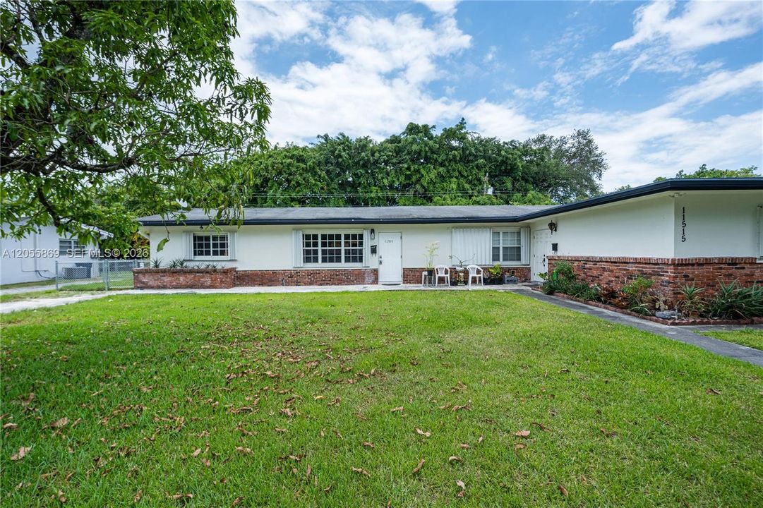 For Rent: $4,500 (3 beds, 2 baths, 3267 Square Feet)