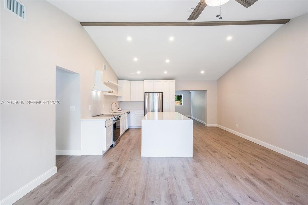 For Rent: $4,500 (3 beds, 2 baths, 3267 Square Feet)