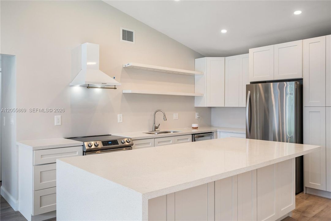 For Rent: $4,500 (3 beds, 2 baths, 3267 Square Feet)