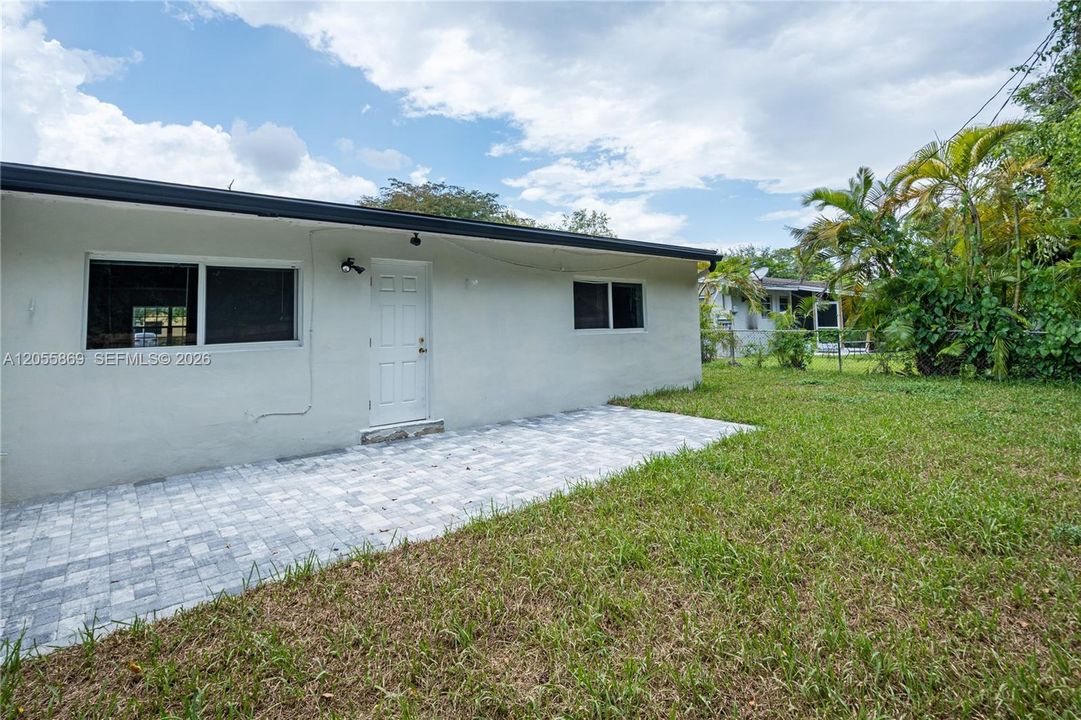 For Rent: $4,500 (3 beds, 2 baths, 3267 Square Feet)
