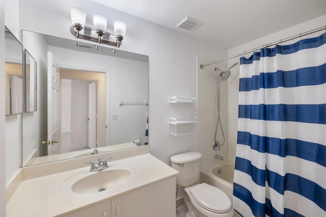 3800 Woodfield Dr-29