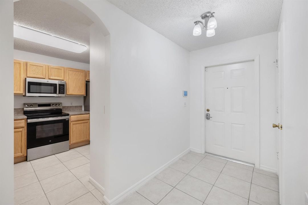 3800 Woodfield Dr-34