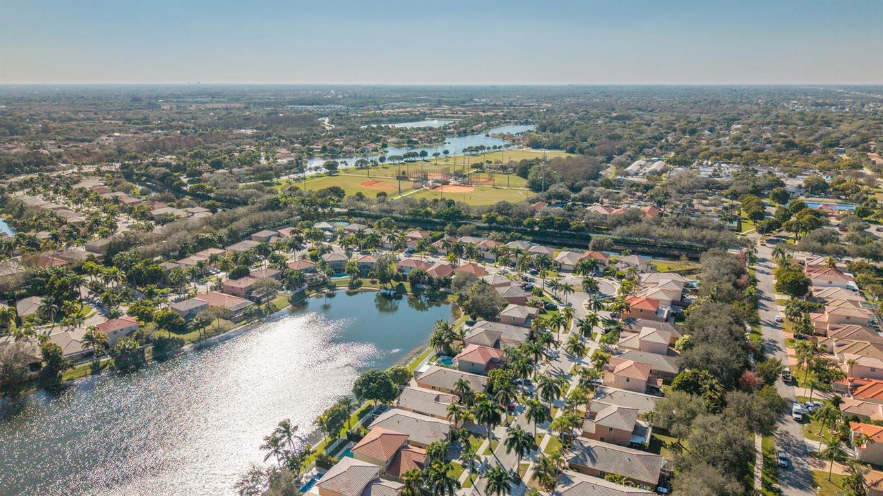 3800 Woodfield Dr-48