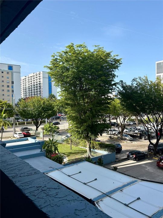 For Sale: $195,900 (1 beds, 1 baths, 506 Square Feet)
