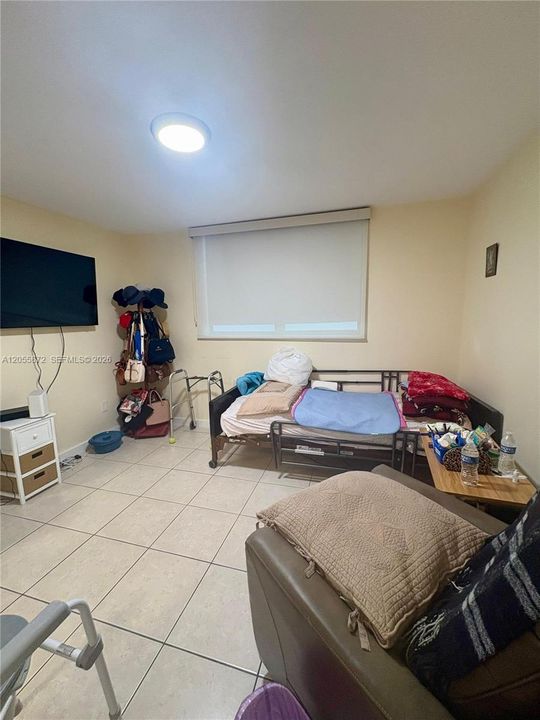For Sale: $195,900 (1 beds, 1 baths, 506 Square Feet)