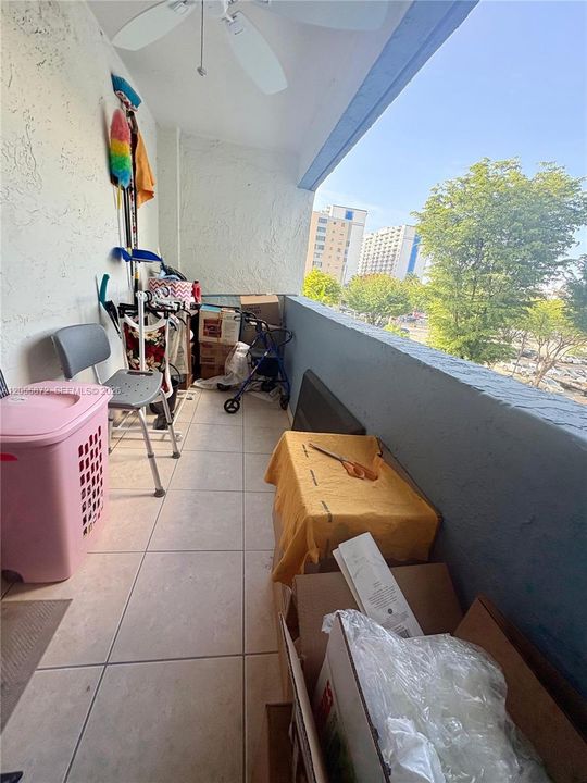 For Sale: $195,900 (1 beds, 1 baths, 506 Square Feet)