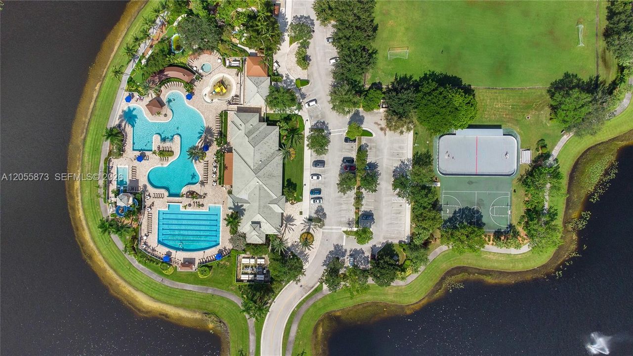 На продажу: $989,999 (5 спален, 3 ванн, 2678 Квадратных фут)