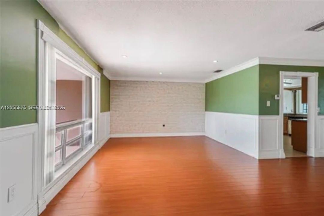 For Rent: $2,300 (3 beds, 2 baths, 0 Square Feet)