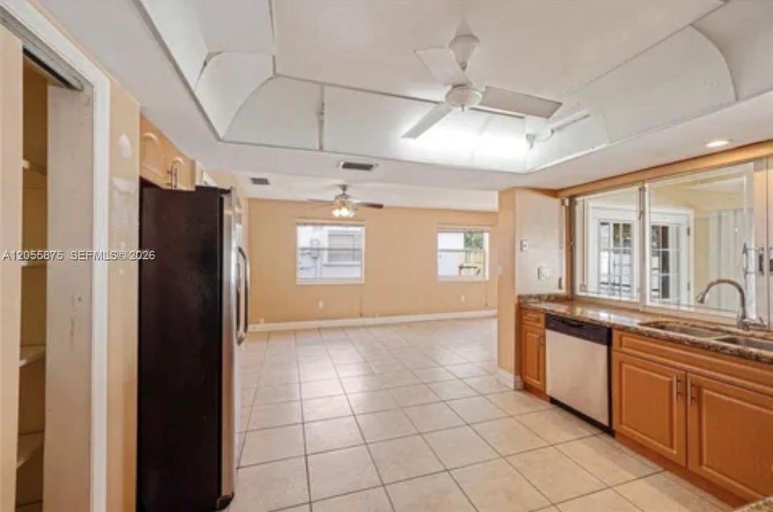 For Rent: $2,300 (3 beds, 2 baths, 0 Square Feet)