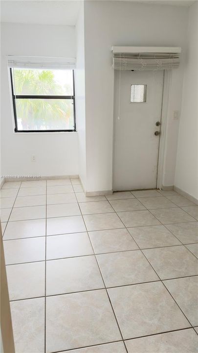В аренду: $5,500 (3 спален, 2 ванн, 2500 Квадратных фут)