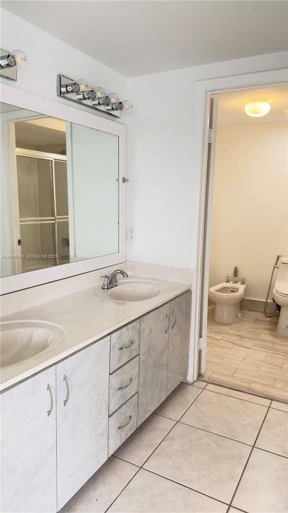 В аренду: $5,500 (3 спален, 2 ванн, 2500 Квадратных фут)