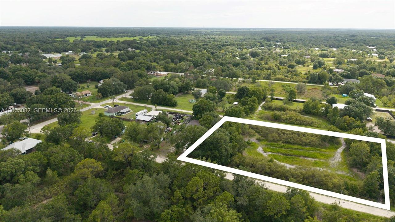 En Venta: $140,000 (1.44 acres)