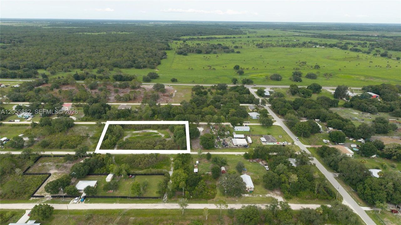 En Venta: $140,000 (1.44 acres)