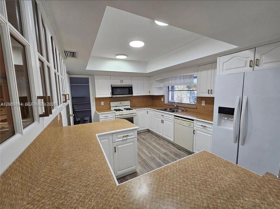 В аренду: $2,450 (3 спален, 2 ванн, 0 Квадратных фут)