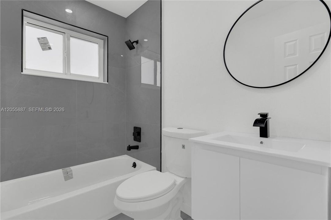 BATHROOM #1
