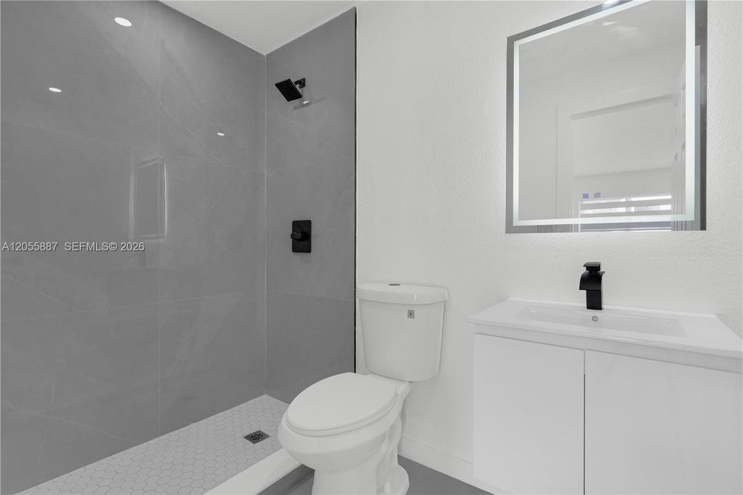 MASTER BATHROOM #2