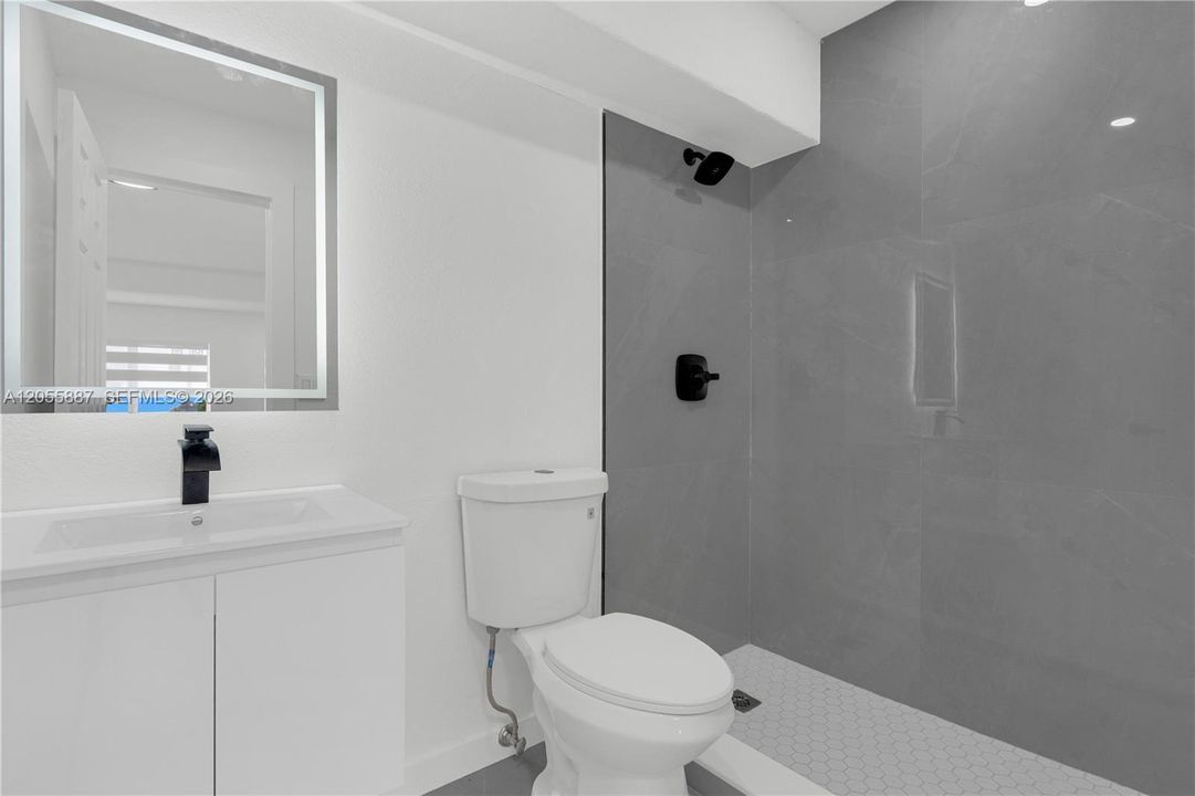MASTER BATHROOM #1