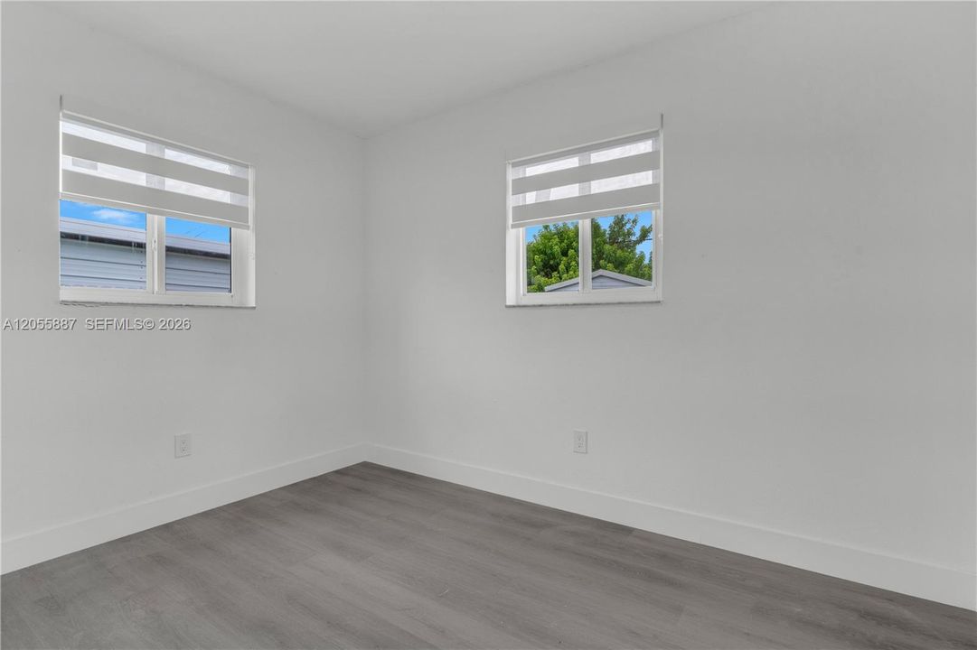 JR MASTER BEDROOM