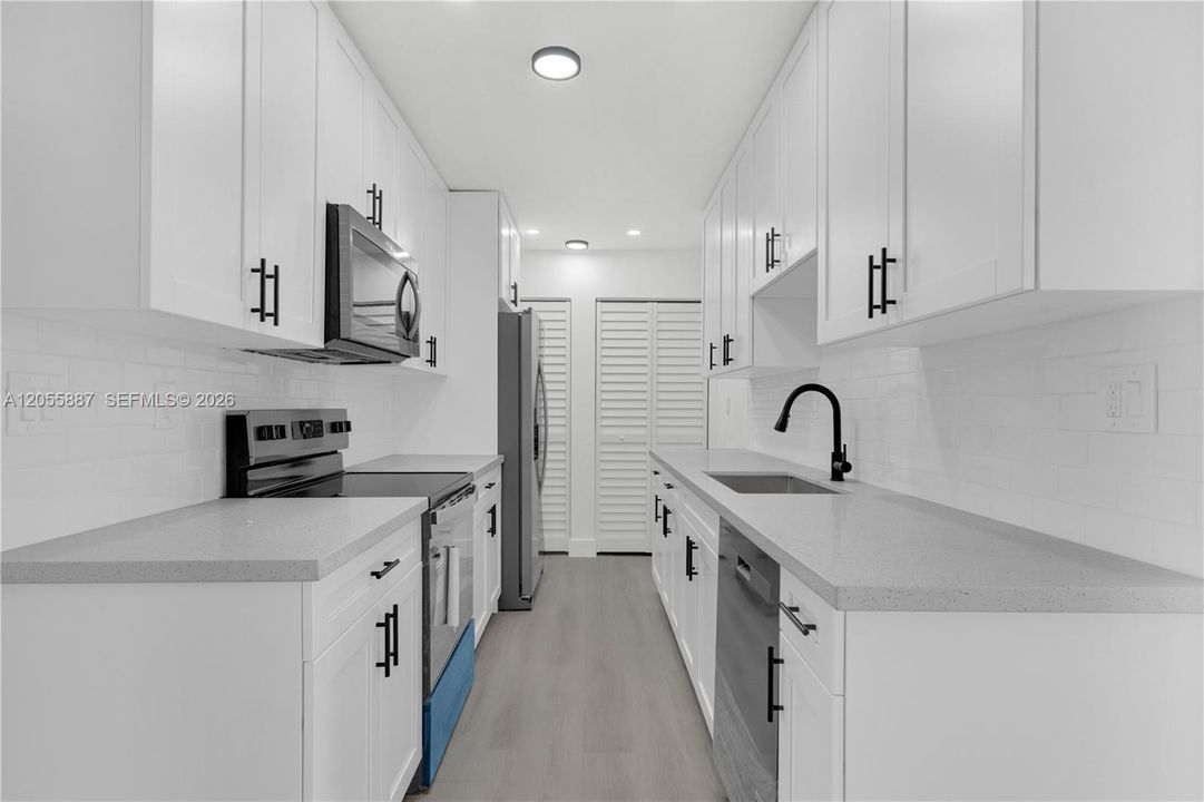 NEW KITCHEN / LAUNDRY